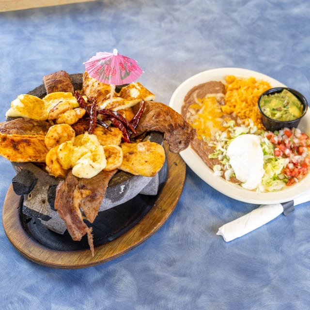 Tradicional Molcajete.